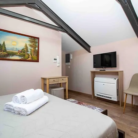 Lägenhet Sampa Attic Sparta