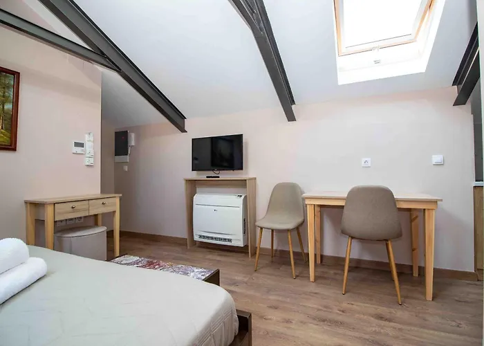 Sampa Attic 스파르티